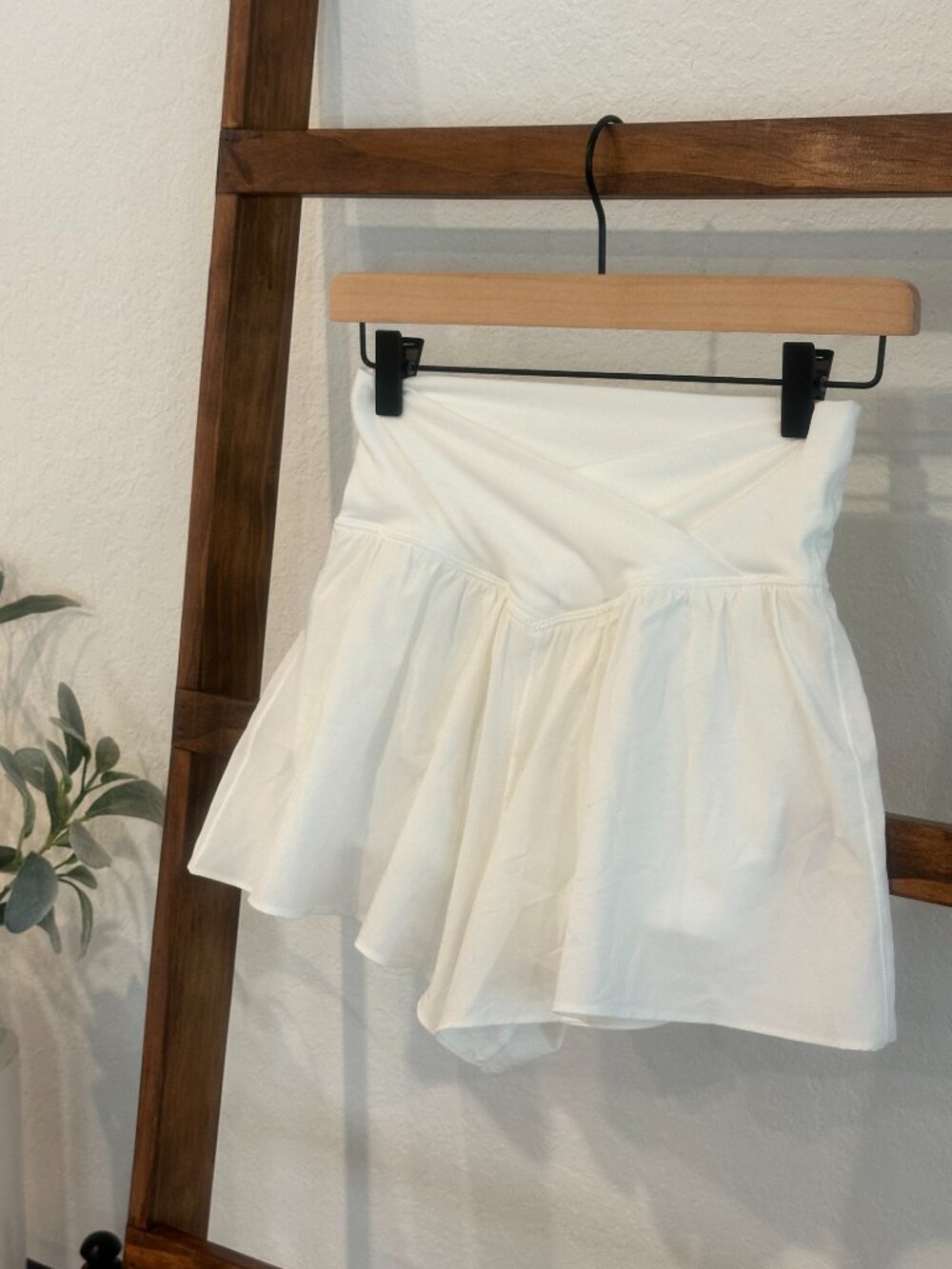 OFFLINE Aerie Real Me Crossover Flowy Shorts White Small NWT - Picture 4 of 12